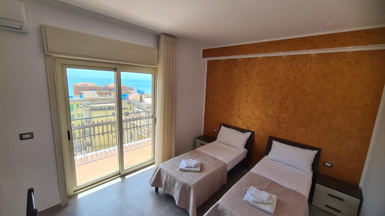 Casa Veneziano Bed and Breakfast Messina Exteriör bild